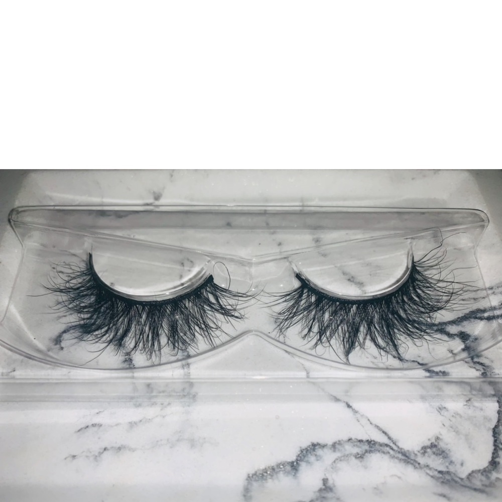 Lift Off Lashes - Picture 2 of 3